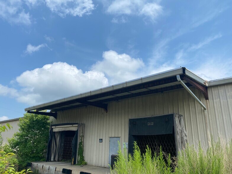 More Photos Of 520 Reese St, Emporia Warehouse For Sale