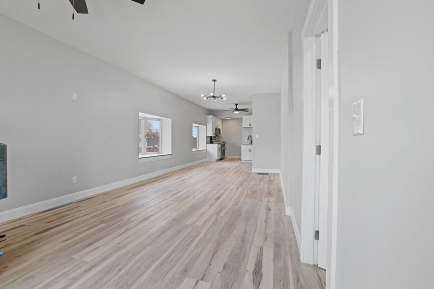 More Photos Of 1890 S High St, Columbus Light Distribution For Sale