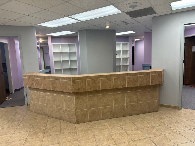 More Photos Of 600 N Cotner Blvd, Lincoln Office For Sale