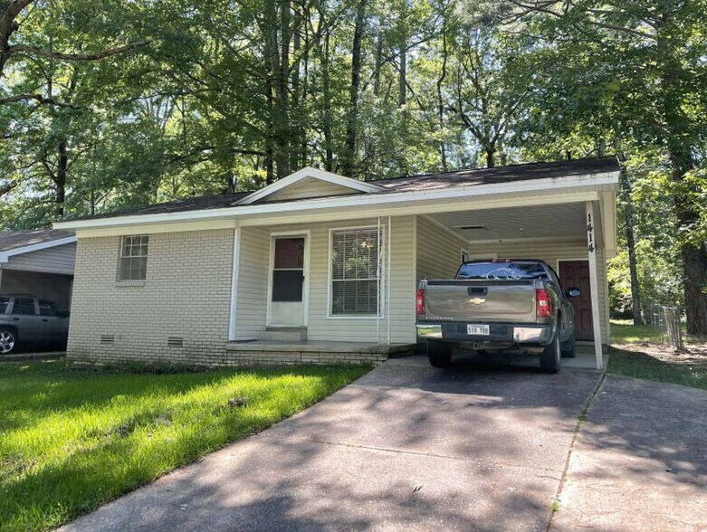 More Photos Of Main St, Benton Specialty For Sale