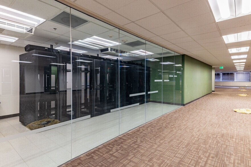 More Photos Of 28333 Telegraph Rd, Southfield Office For Sale