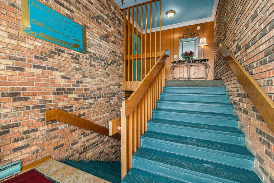 More Photos Of 1514 4th St, Jackson Healthcare For Sale