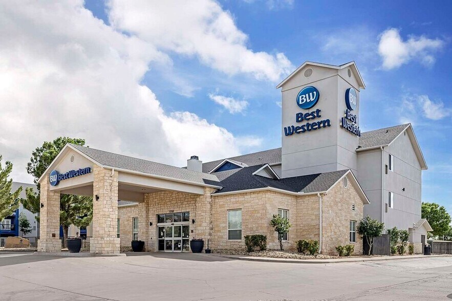 Primary Photo Of 5310 Englewood Ave, Lubbock Hotel For Sale