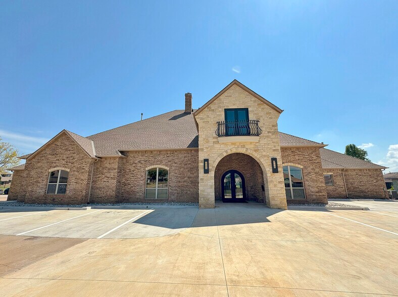 Primary Photo Of 9600 S May Ave, Oklahoma City Office Residential For Sale