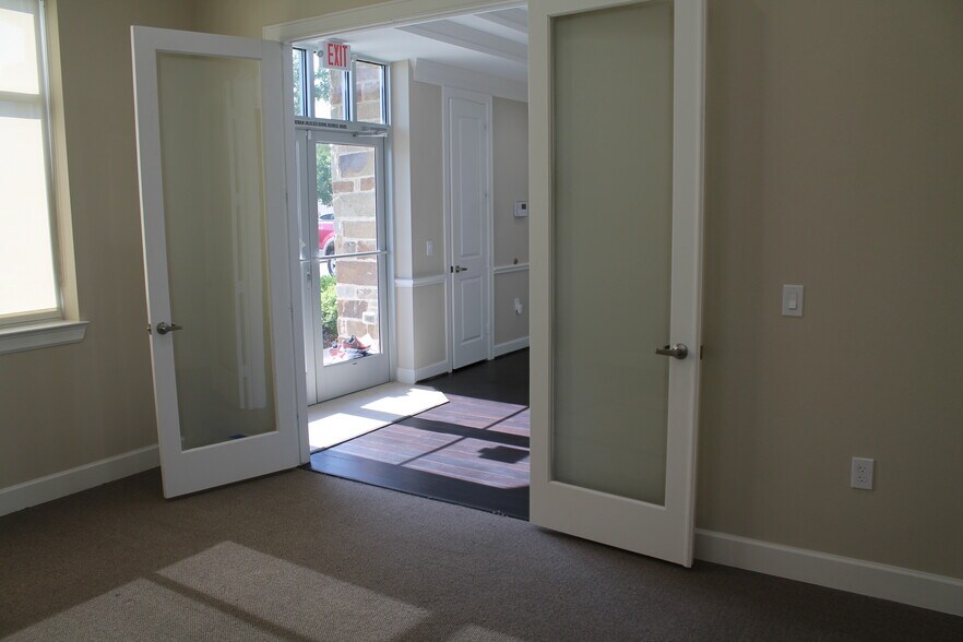 More Photos Of 1526 Katy Gap Rd, Katy Medical For Sale