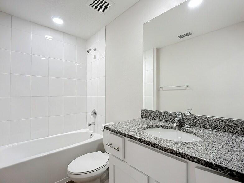 More Photos Of 9556 Hood Rd, Jacksonville Apartments For Sale