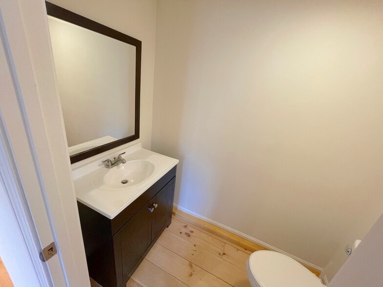 More Photos Of 426 Middle St, Portsmouth Office Residential For Lease