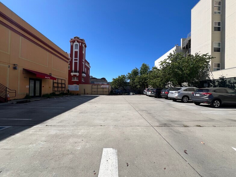 More Photos Of 251-273 9th St, Oakland Restaurant For Sale