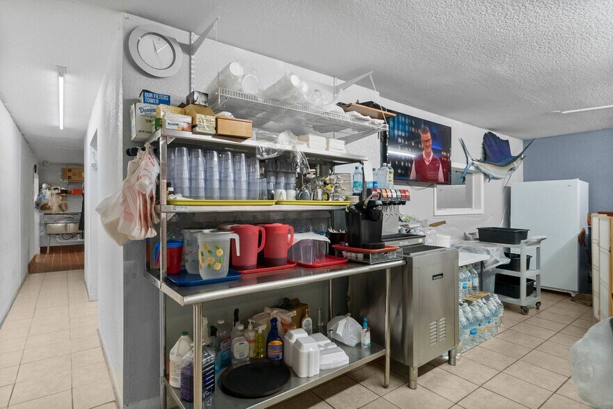 More Photos Of 1400 N Frazier St, Conroe Restaurant For Sale