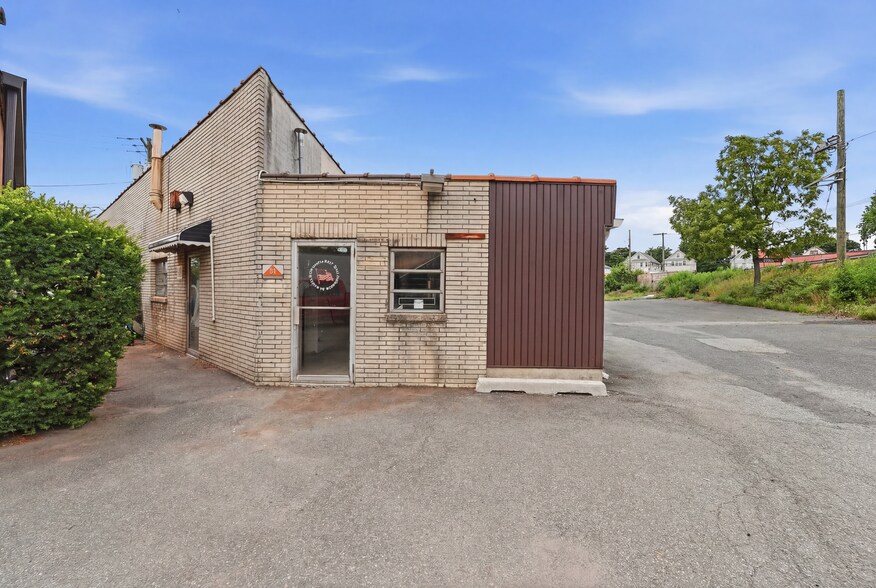 More Photos Of 21 Highway 17, East Rutherford Industrial For Lease