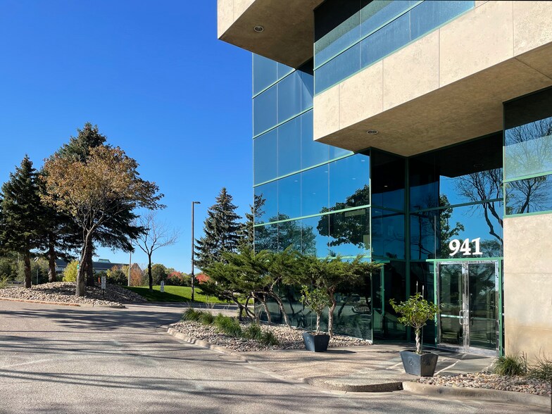 More Photos Of 941 Hillwind Rd NE, Minneapolis Medical For Lease