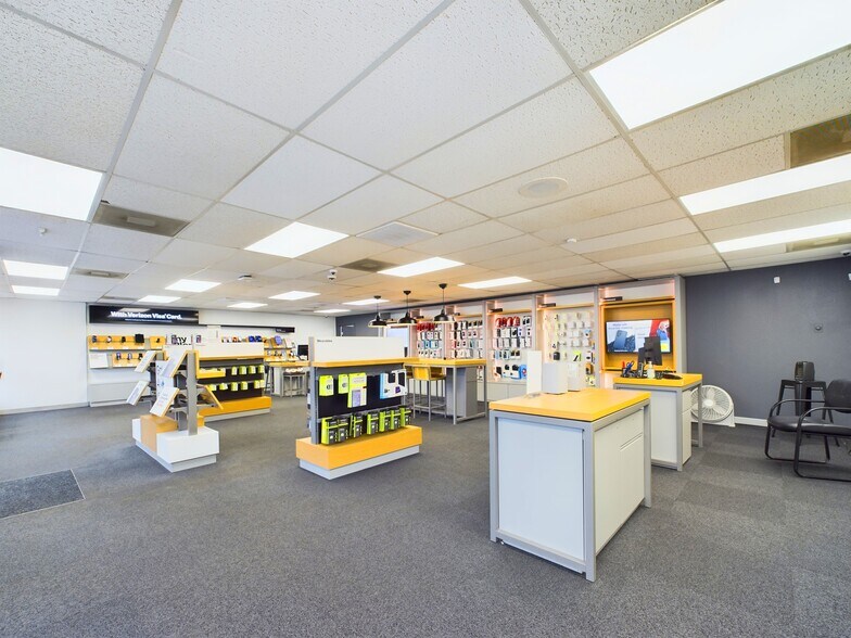 More Photos Of 4456 Manzanita Ave, Clearlake Storefront Retail Office For Sale
