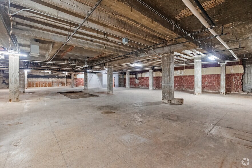 More Photos Of 611 Houston St, Fort Worth Bar For Sale