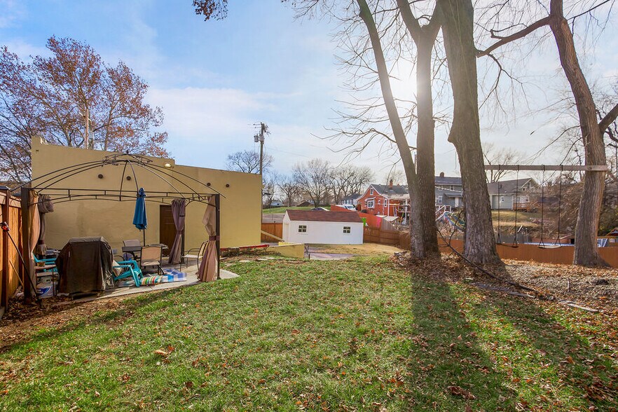 More Photos Of 1022 19th St, Kansas City Office Residential For Sale