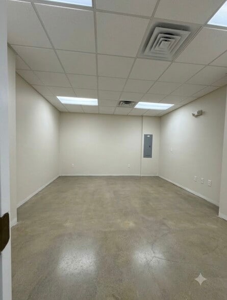 More Photos Of 6851 Bird Rd, Miami Freestanding For Lease