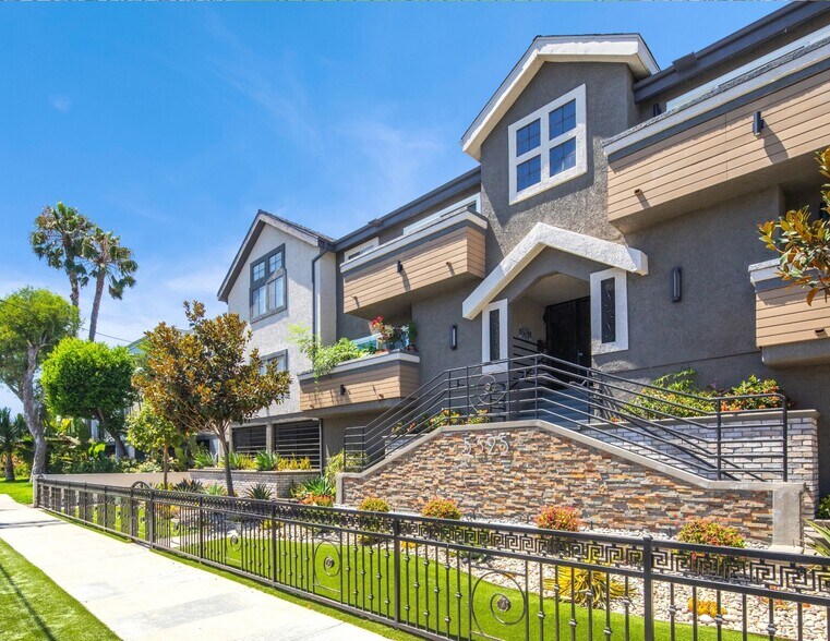 More Photos Of 5325 Denny Ave, North Hollywood Apartments For Sale