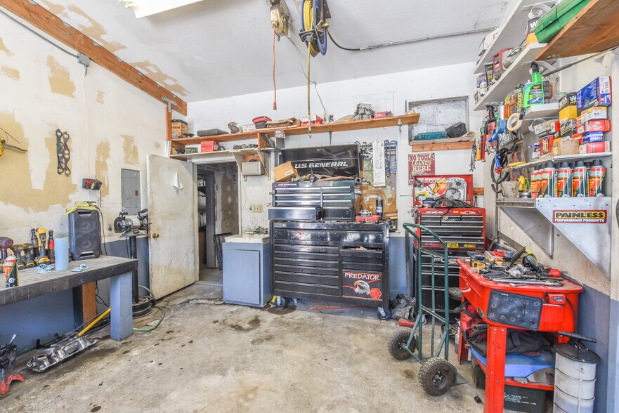 More Photos Of 24967 State Highway 108, Mi Wuk Village Service Station For Sale