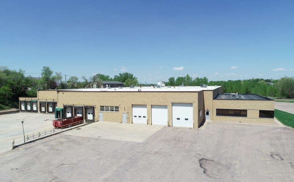 Primary Photo Of 221 N Chapel Hill Rd, Sioux Falls Warehouse For Lease