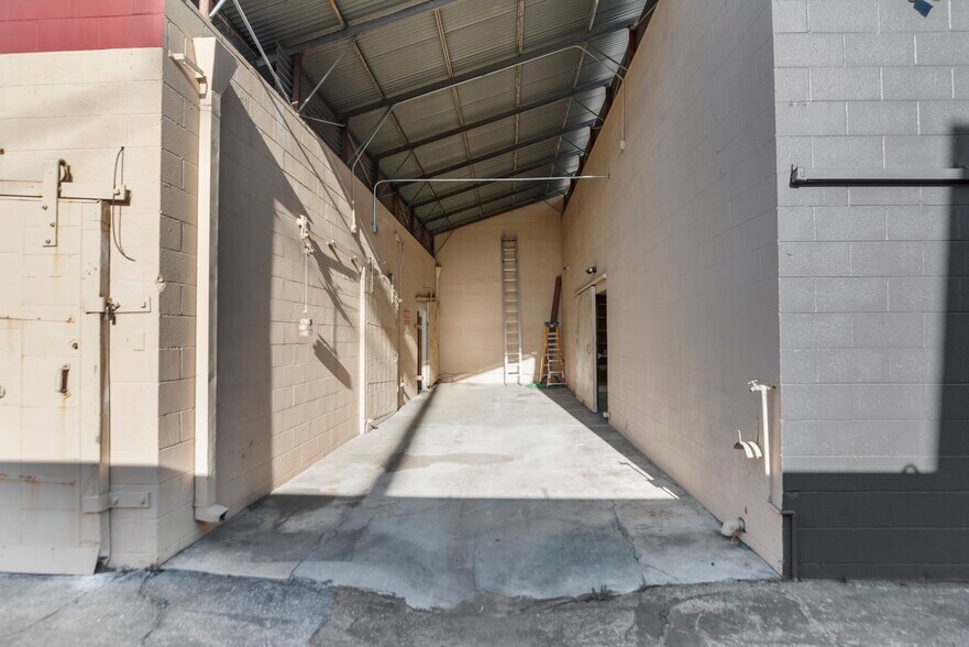 More Photos Of 585 W Hedding St, San Jose Service For Sale