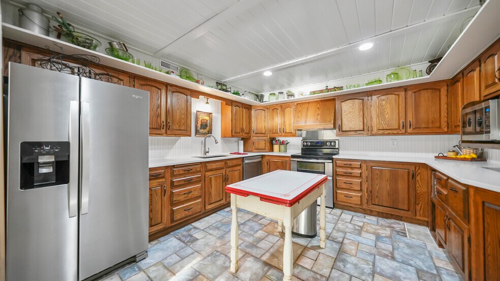 More Photos Of 1117 Dogwood Rd, Lake Ozark Multifamily For Sale
