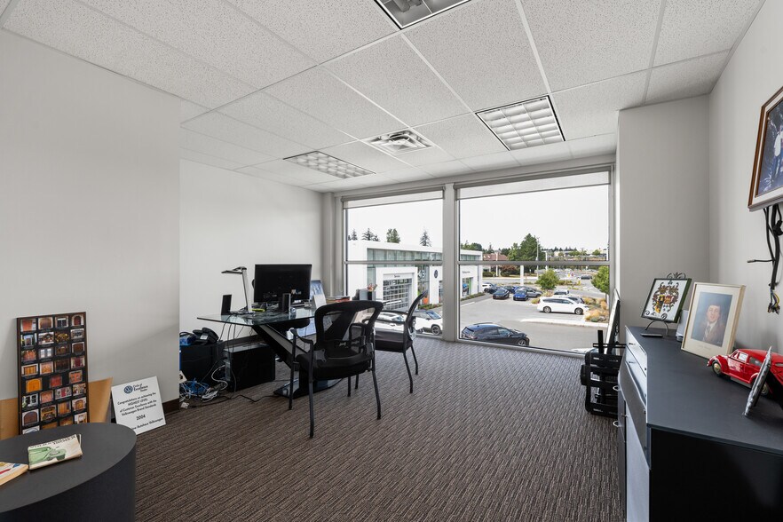 More Photos Of 4921 Wellington Rd, Nanaimo General Retail For Lease