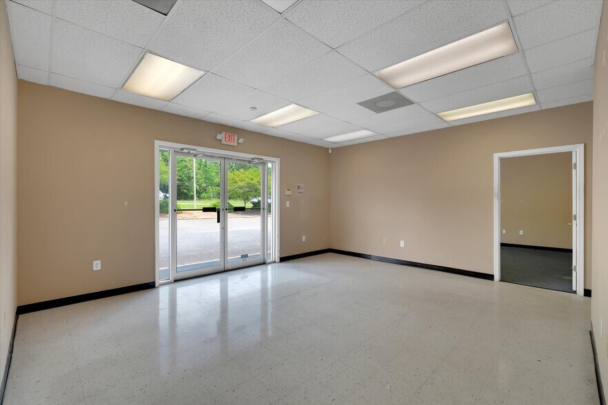 More Photos Of 3361 Highway 29 N, Belton Warehouse For Sale