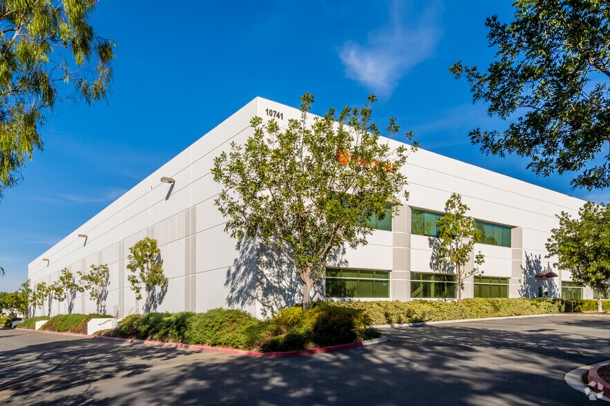 More Photos Of 10741 Walker St, Cypress Warehouse For Lease