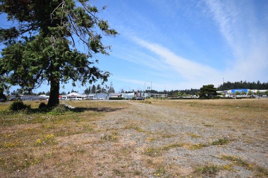 More Photos Of 915 E Washington Blvd, Crescent City Land For Lease