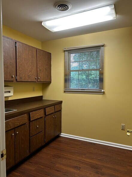 More Photos Of 140 E Butler Ave, Chalfont Office For Sale