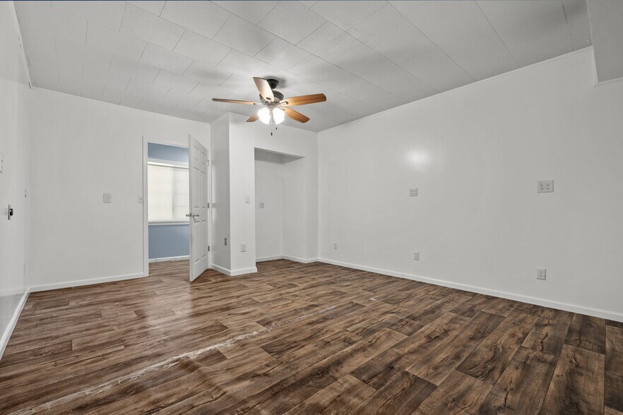 More Photos Of 306 College St, Greenfield Office For Sale