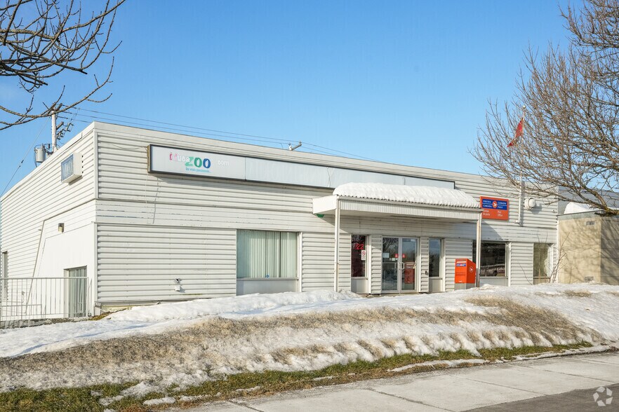 More Photos Of 421 Rte 138, St-Augustin-de-Desmaures General Retail For Lease