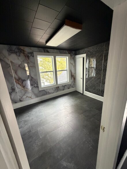 More Photos Of 80 Jefferson St, Monticello Office Residential For Sale