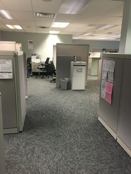 More Photos Of 69 Readington Rd, Branchburg Showroom For Lease