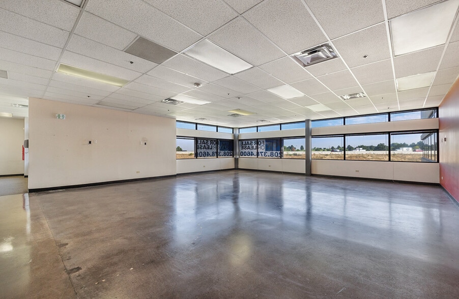 More Photos Of 1551 11th Ave N, Nampa Manufacturing For Lease