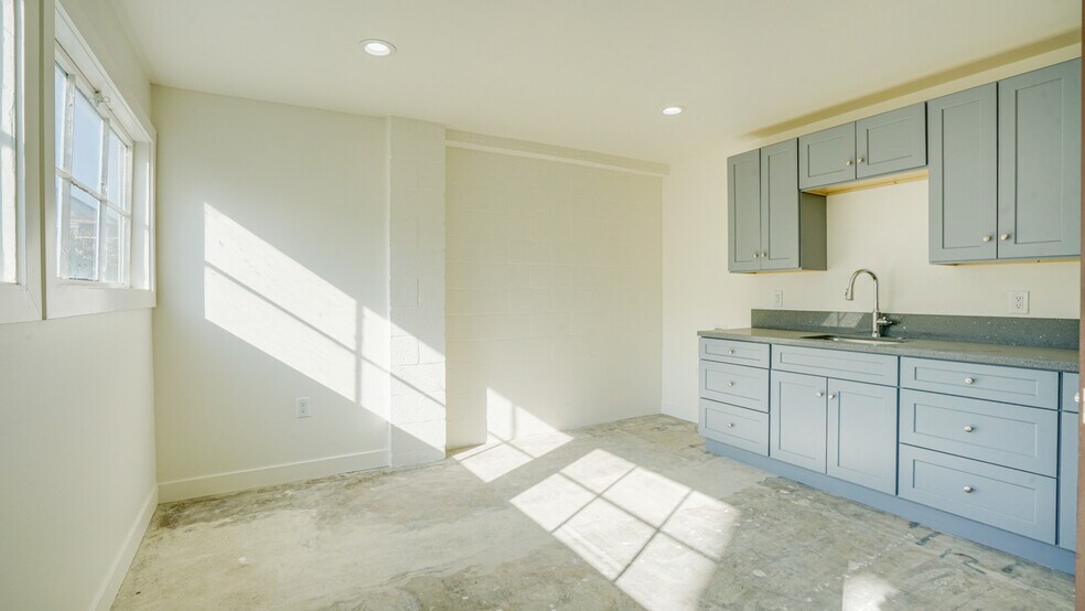 More Photos Of 2431 Eads St, Los Angeles Warehouse For Lease