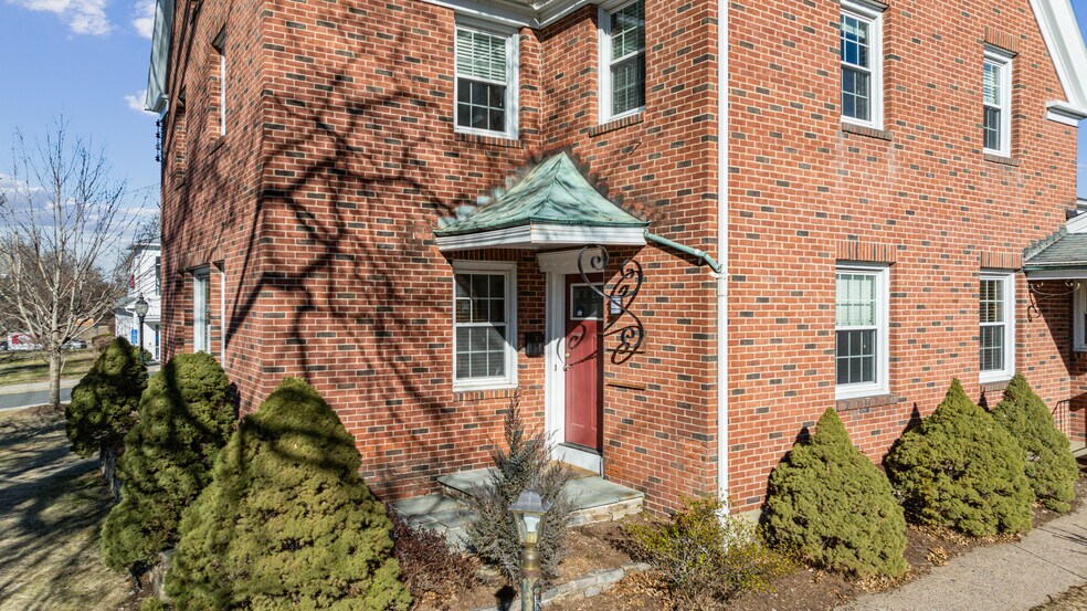 More Photos Of 2640 Main St, Glastonbury Office For Lease