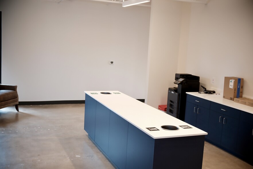 More Photos Of 6539 E 31st St, Tulsa Coworking Space