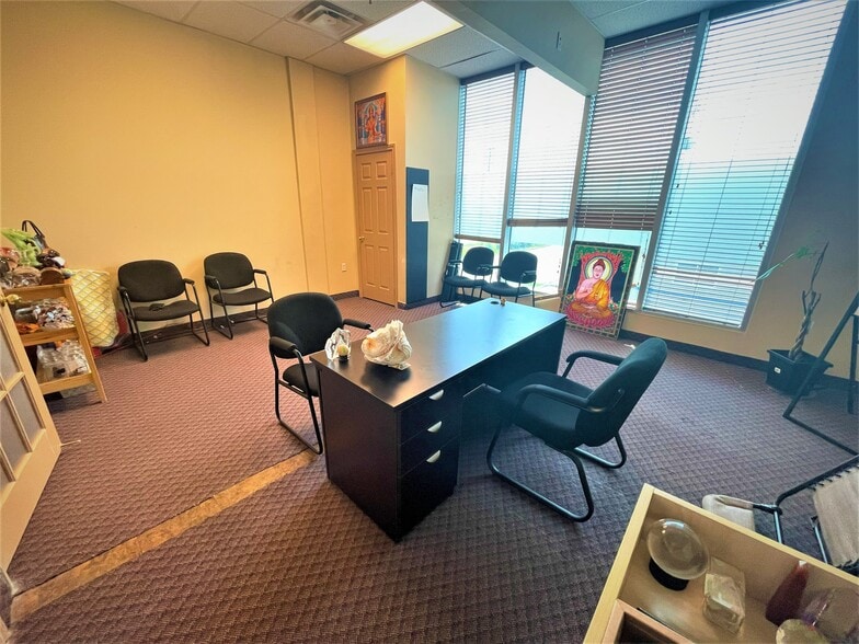 More Photos Of 2985 Drew Rd, Mississauga Office For Sale
