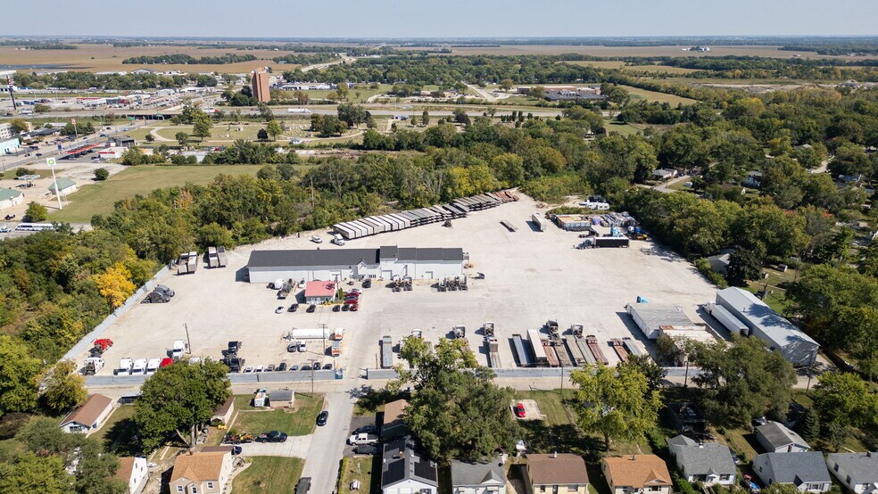 More Photos Of 1781 E Risser St, Kankakee Warehouse For Sale
