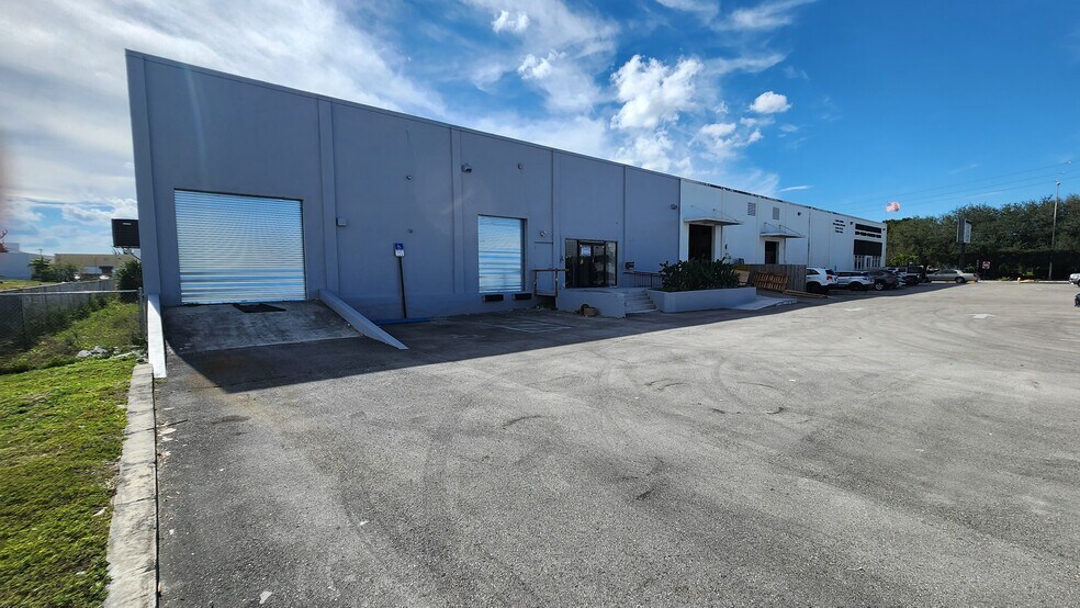 More Photos Of 7890 NW 34th St, Miami Warehouse For Lease