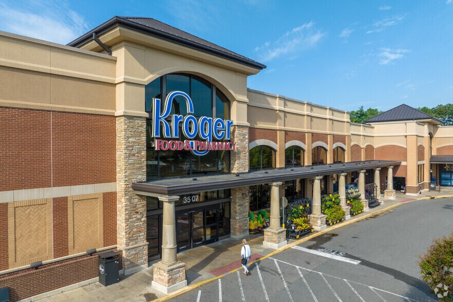 More Photos Of 3507-3555 W Cary St, Richmond Unknown For Lease