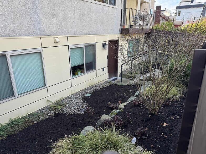More Photos Of 2401 NW 63rd St, Seattle Apartments For Sale