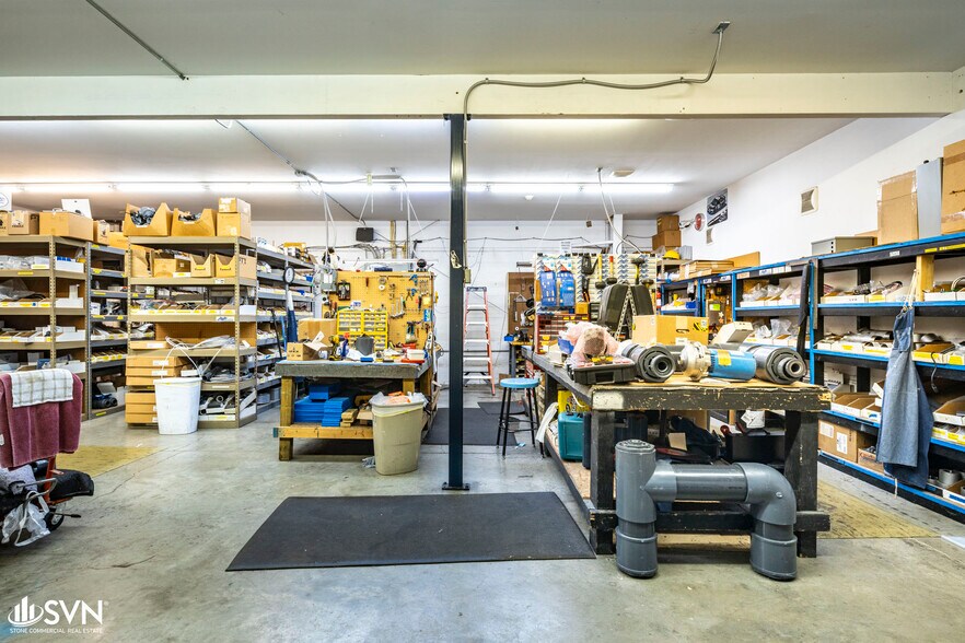 More Photos Of 129 Fieldview Dr, Versailles Warehouse For Sale