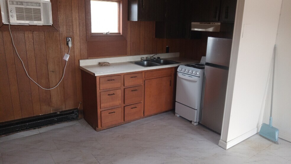 More Photos Of 1950 N Illinois Ave, Carbondale Apartments For Sale