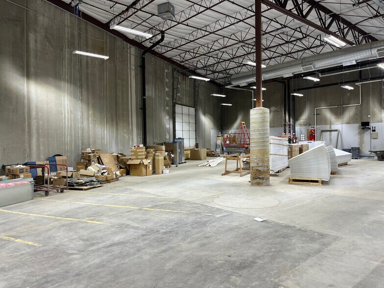 More Photos Of 543 James Ave, Saint Paul Manufacturing For Sale