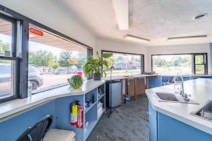 More Photos Of 1707 Merrill Ave, Wausau Freestanding For Sale