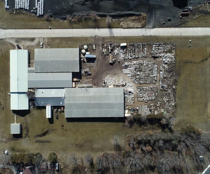 More Photos Of 948 Linnco Dr, La Cygne Warehouse For Sale