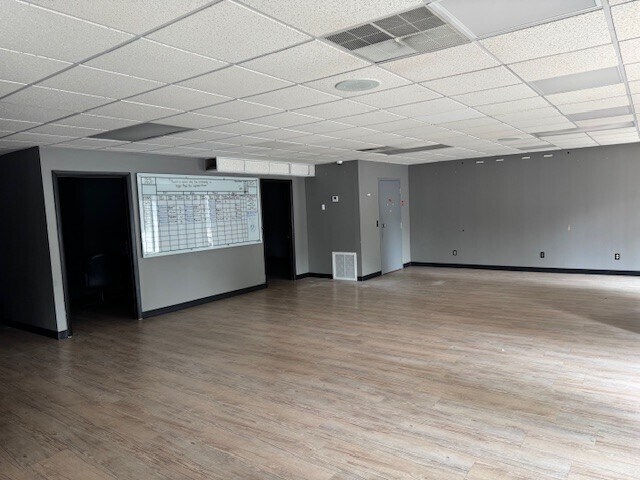 More Photos Of 15-43 Falls Ave, Oakville Warehouse For Lease