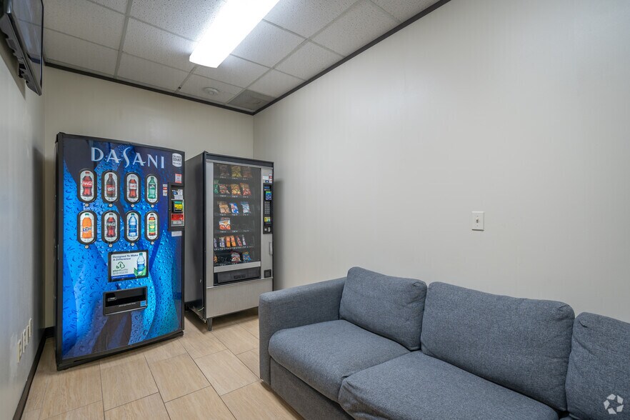 More Photos Of 10190 Katy Fwy, Houston Office For Lease