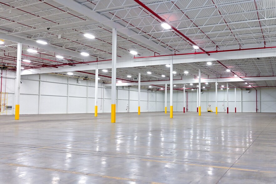 More Photos Of 505 Libby St, Waupun Manufacturing For Lease